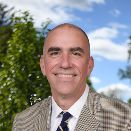 HEADSHOT_Leadership_GregMartin